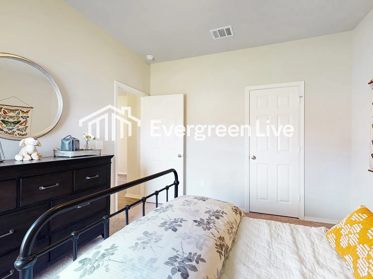 4 bed, 2.0 bath, 1840 sqft, $1,700 — Photo 4