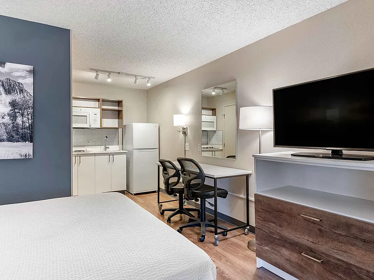 Studio Suite - 1 Queen Bed