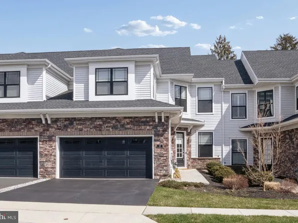 27 Birdie Way, Lawrence Township, NJ 08648