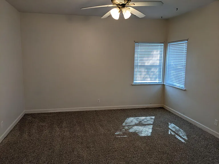 215 Jefferson St — Photo 6