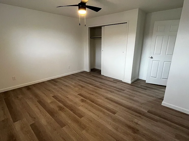 254 N 700 W — Photo 17