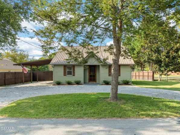 310 Two View Rd, Pigeon Forge, TN 37863