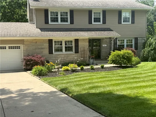 21 Briar Hill Rd, Paris, IL 61944
