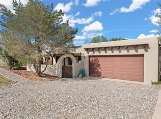 2 Avalon Pl, Santa Fe, NM 87508