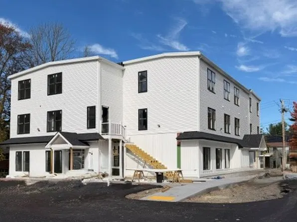 173 High Plain St #3, Walpole, MA 02081