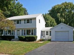 36 Galaxy Dr, Rochester, NY 14617