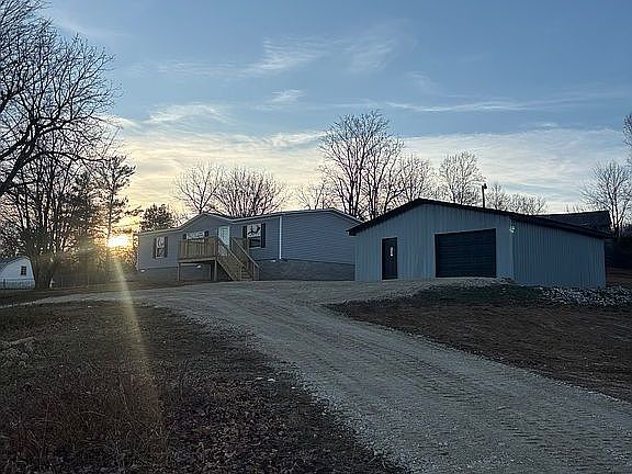 2nd image of 1293 Melrose Rd