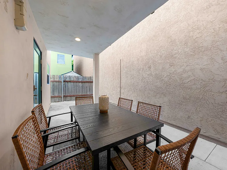 4062 Goldfinch St — Photo 41