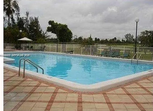 Las Brisas@ Country Club — Photo 4