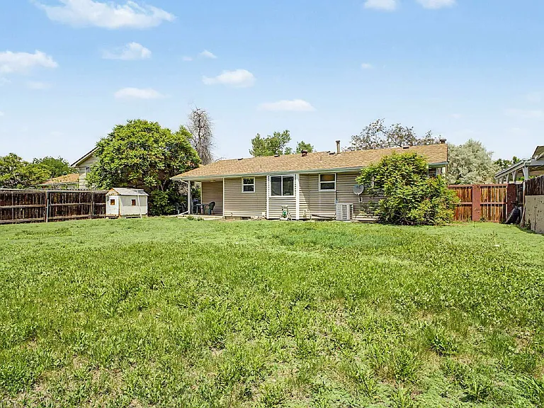 2519 Danbury Dr — Photo 34