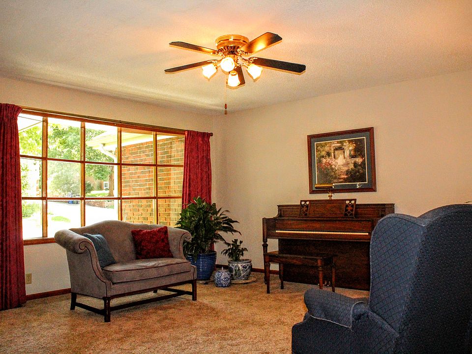 Formal Living Rm