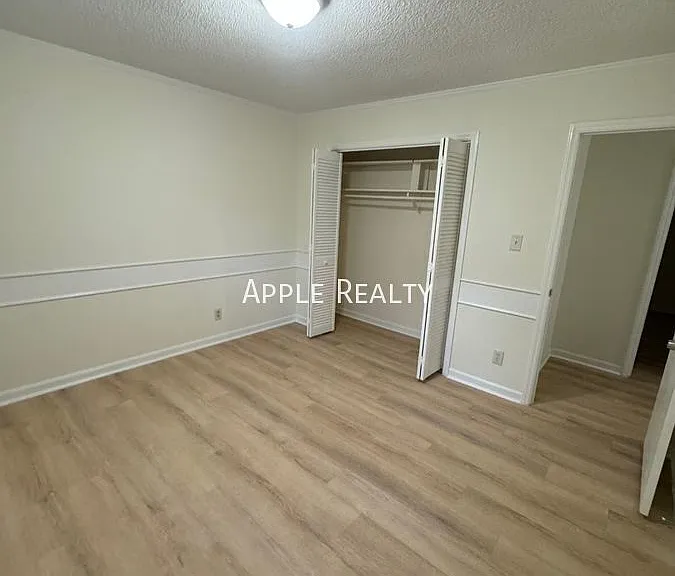 925 Fleming Dr — Photo 14