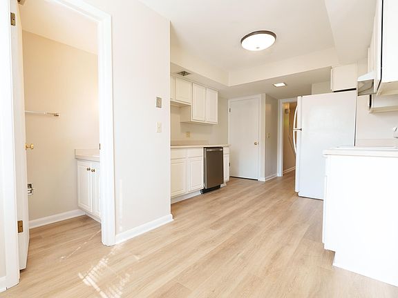 5th image of 51 Mimosa Dr #35