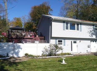 9 Shore Rd, Hopatcong, NJ 07843