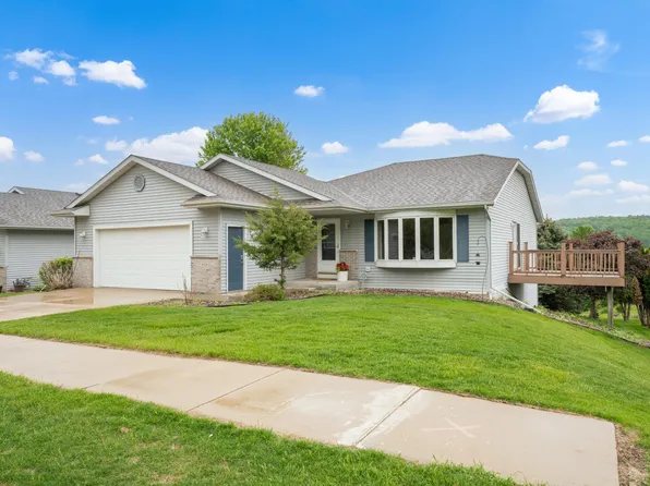 4524 Meadow Lakes Dr NW, Rochester, MN 55901