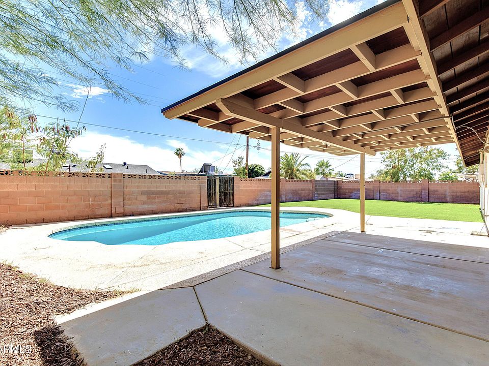 1st image of 537 E LAGUNA Drive