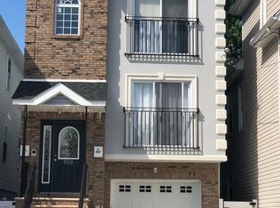 829 Rebecca Pl, Elizabeth, NJ 07201