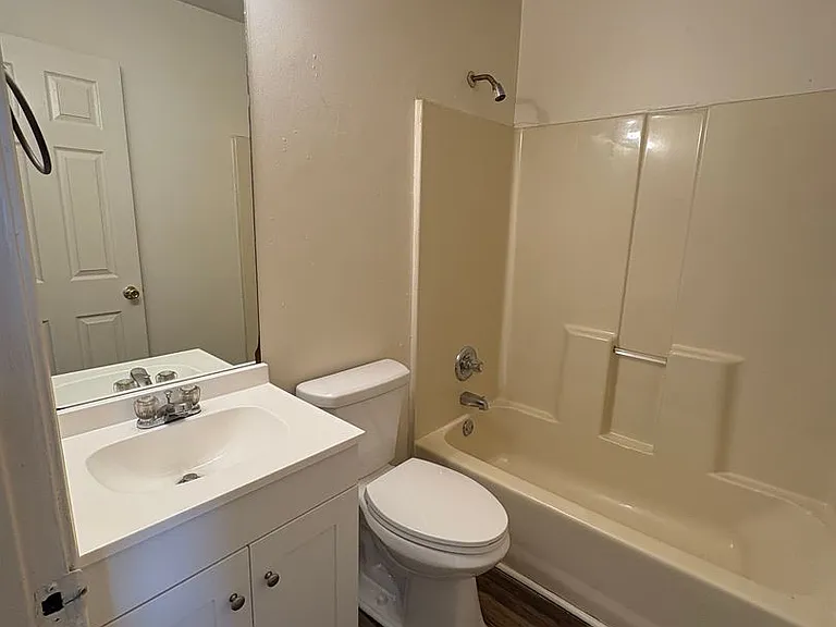 107 Madison Spgs — Photo 4