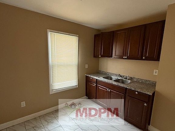 4th image of 6811 Minock St