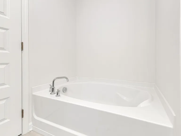 5006 Dayflower Dr — Photo 4