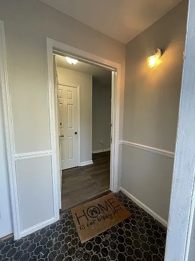 2 bed, 1.0 bath, 2142 sqft, $1,350 — Photo 2