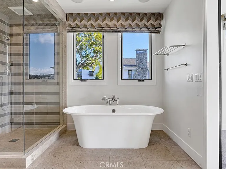 243 Poppy Ave — Photo 43