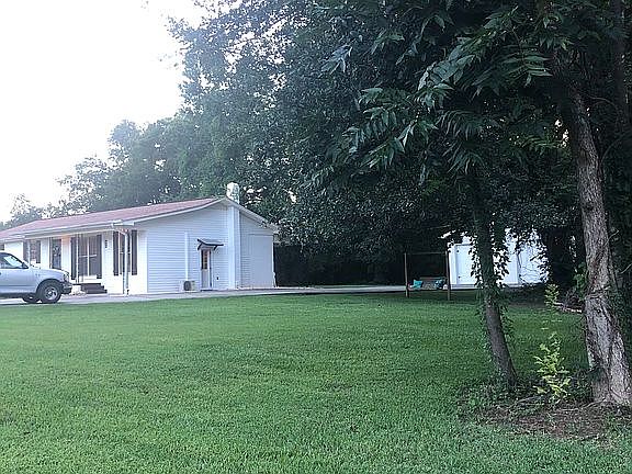 A big side yard!