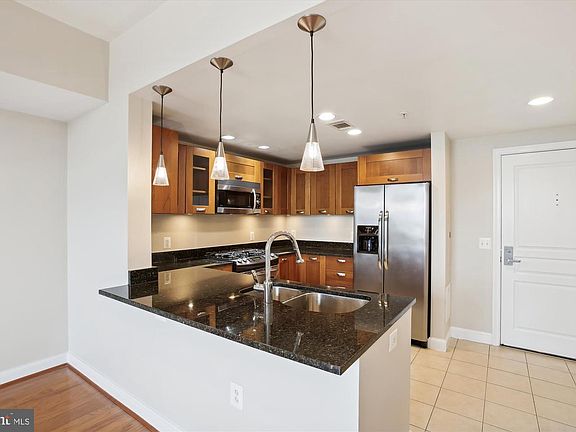 2nd image of 2451 Midtown Ave #1618