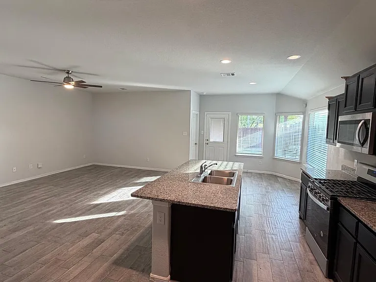 8213 Muddy Creek Dr — Photo 15