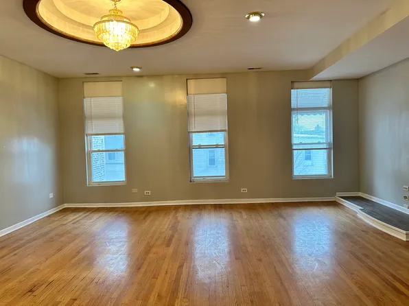 2606 S Wallace St, Chicago, IL 60616