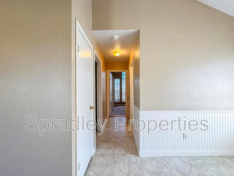 4612 Stone Pointe Dr — Photo 8