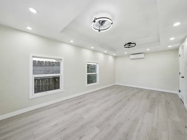 122 Biering St, San Antonio, TX