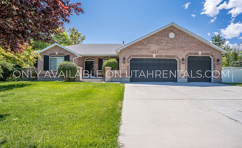 1st image of 1037 W Park Palisade Dr