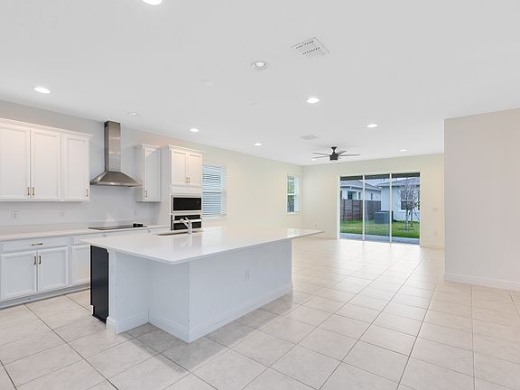 5th image of 19331 Banfield Pl