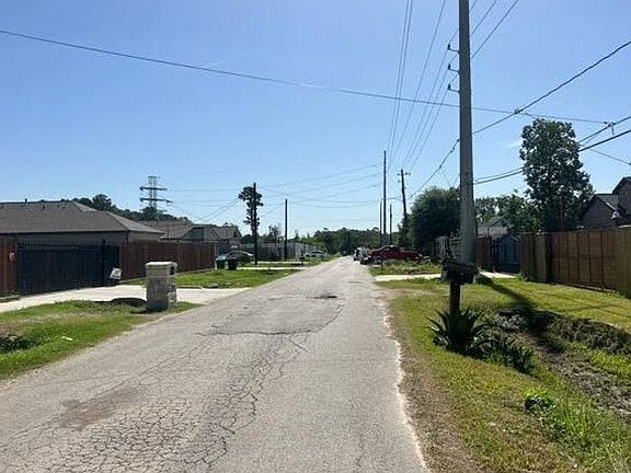 5th image of 9506 Caddo Rd