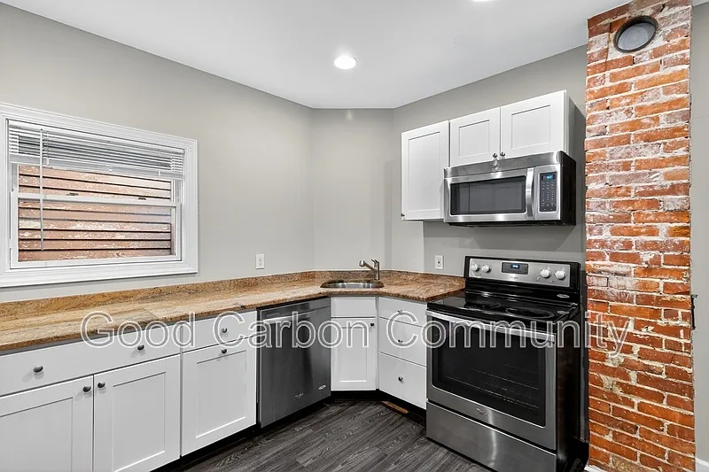 Building Photo - 620 Auburn Ave #2