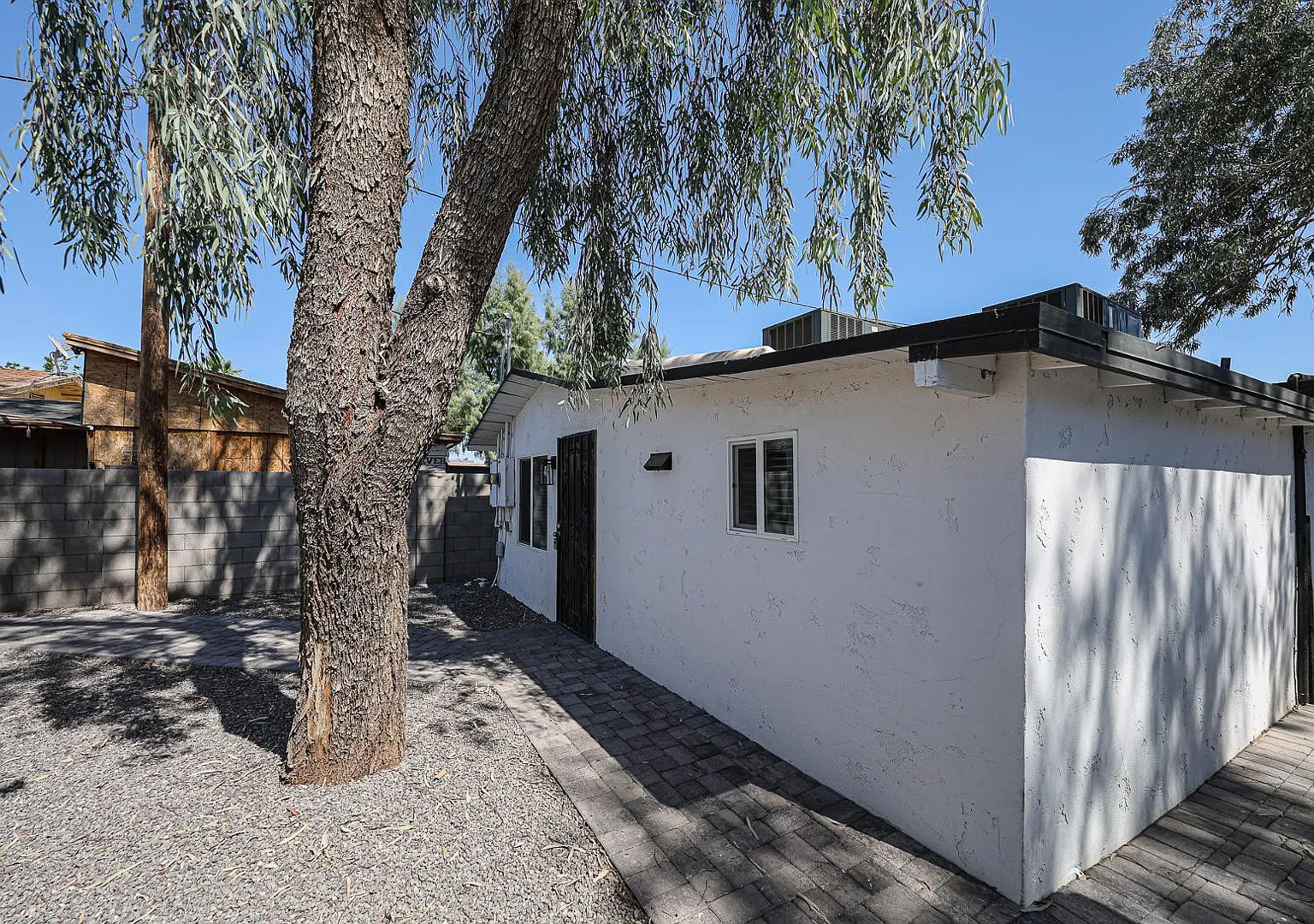 1 bed, 1.0 bath, 986 sqft, $1,000 — Photo 3