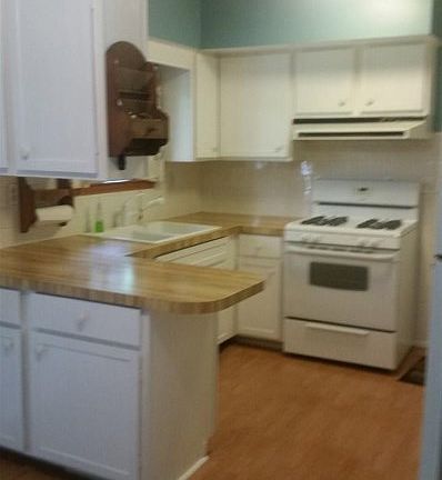 3rd image of 12037 Oakridge Ln