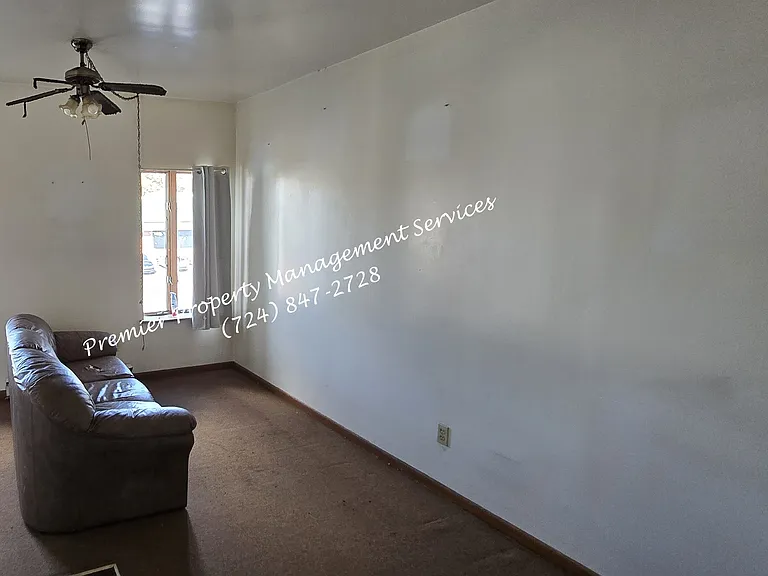 518 W Cunningham St — Photo 25