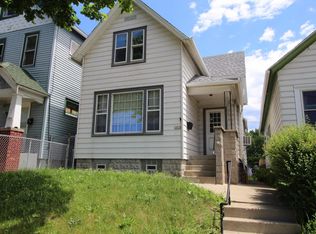 1810 S 4th St, Milwaukee, WI 53204