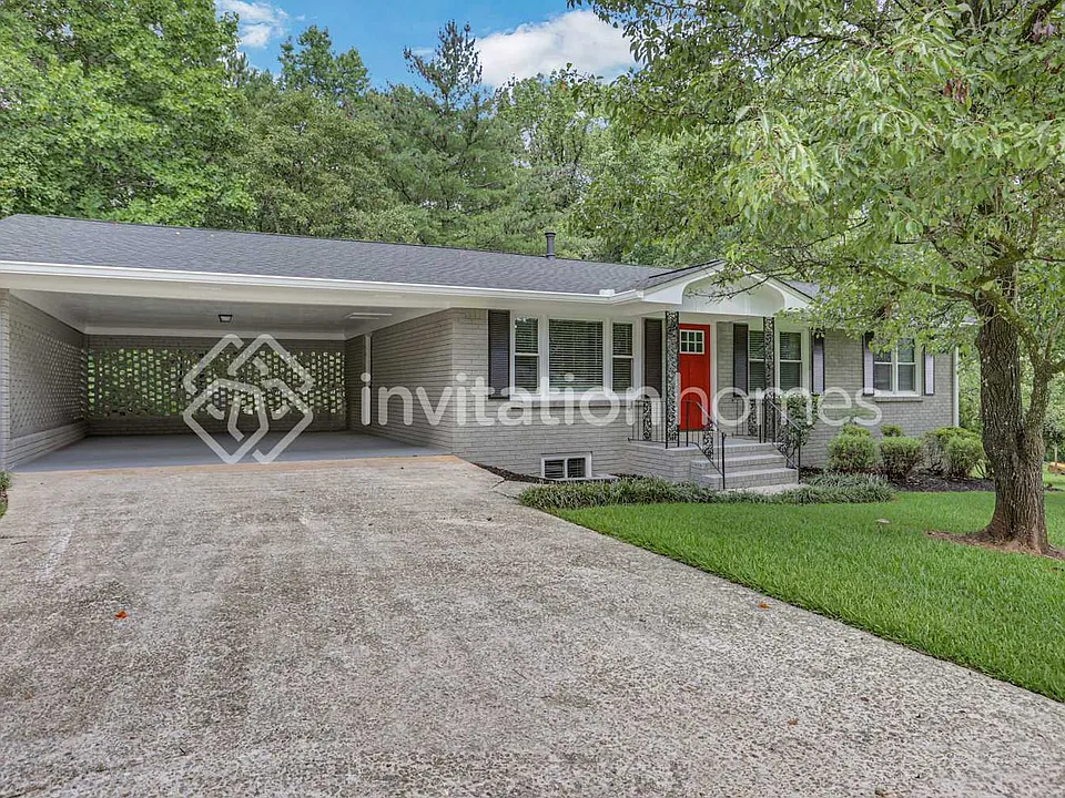 3126 Holbrook Dr SW