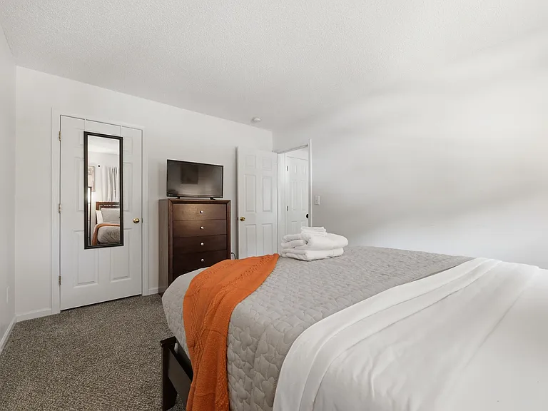 7149 Cobden Ln — Photo 16