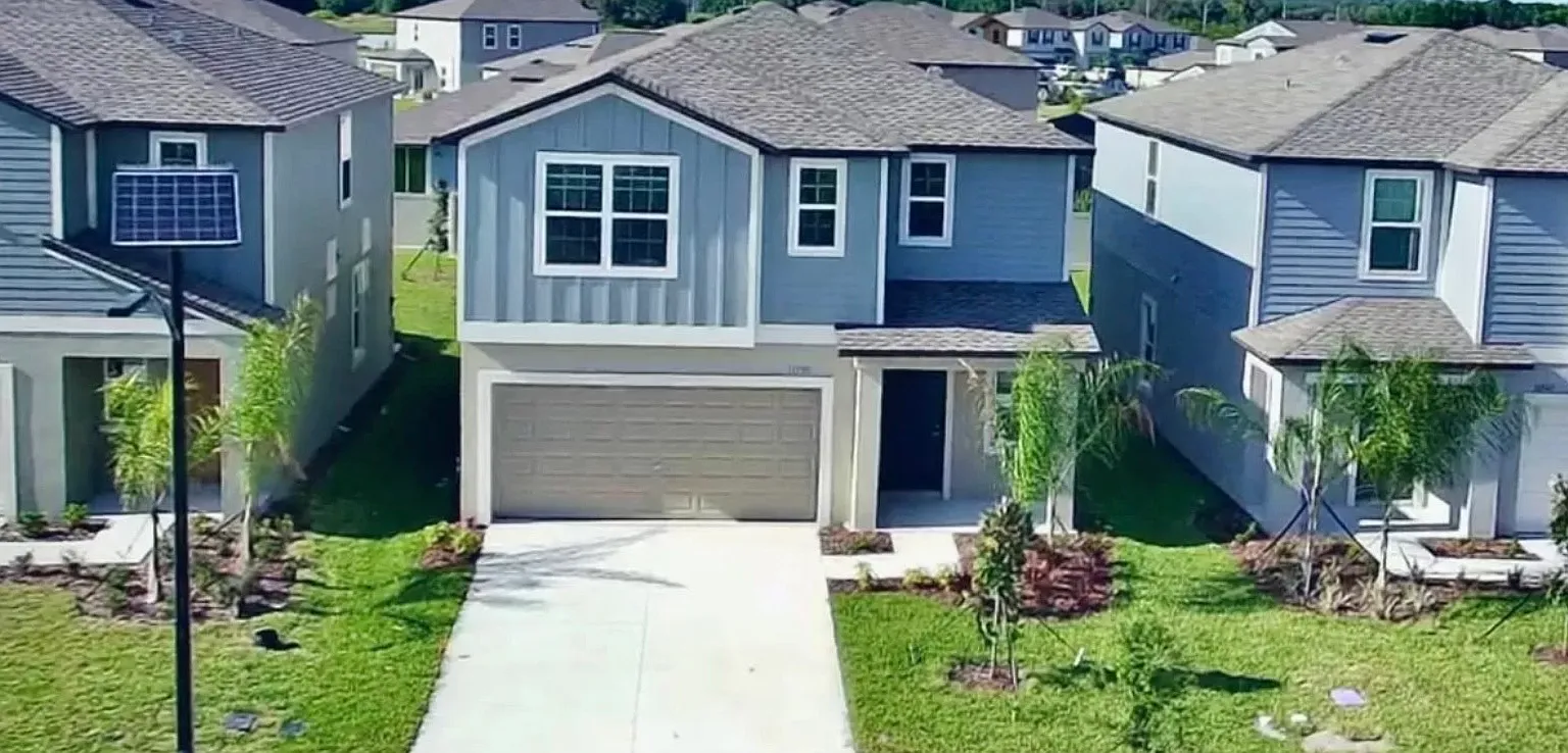 6 bed, 2580 sqft, $2,600 — Photo 1