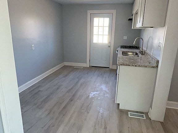 5th image of 35 Shumate St