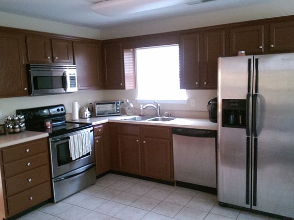 4th image of 226 Gladstone Dr