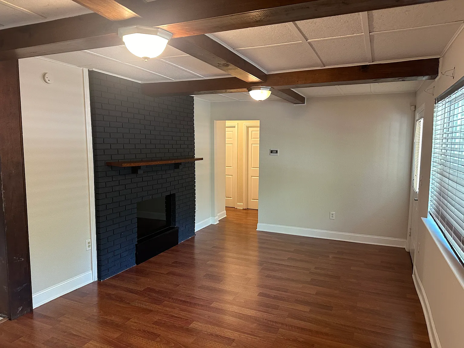424 Lullwater Rd — Photo 3