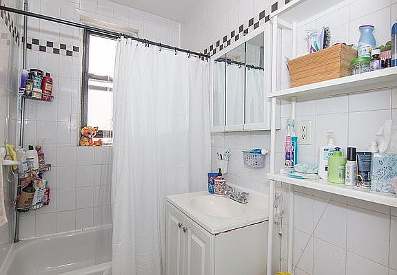 5th image of 2808 35th St APT 3D