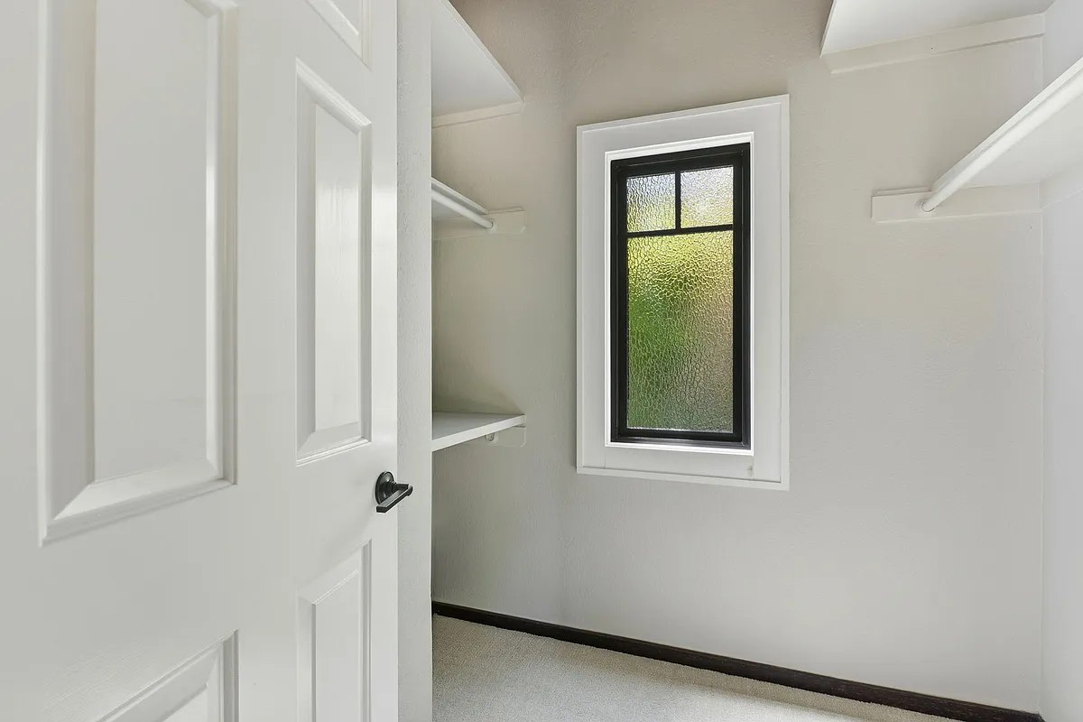 Building Photo - 158 Los Robles Dr