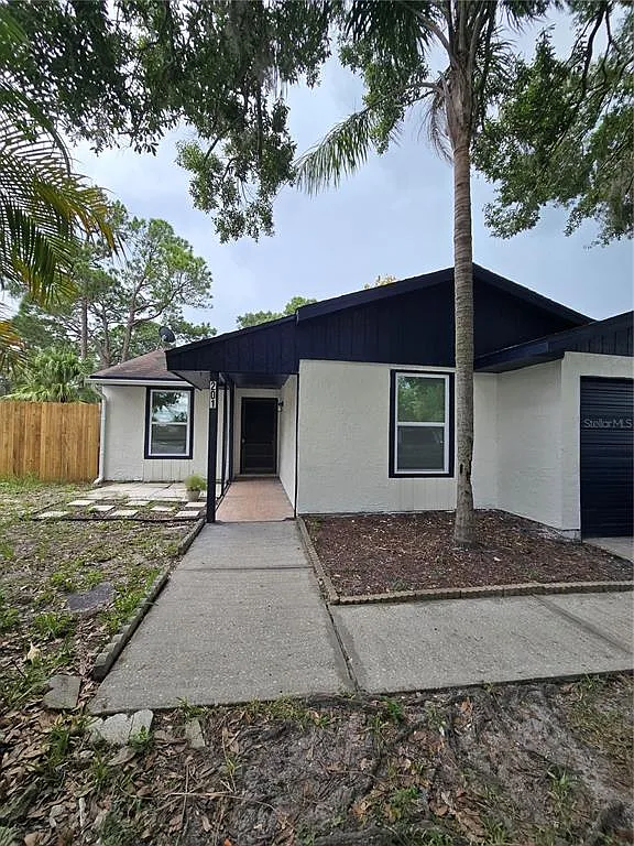 3 bed, 2.0 bath, 1684 sqft, $2,500 — Photo 2