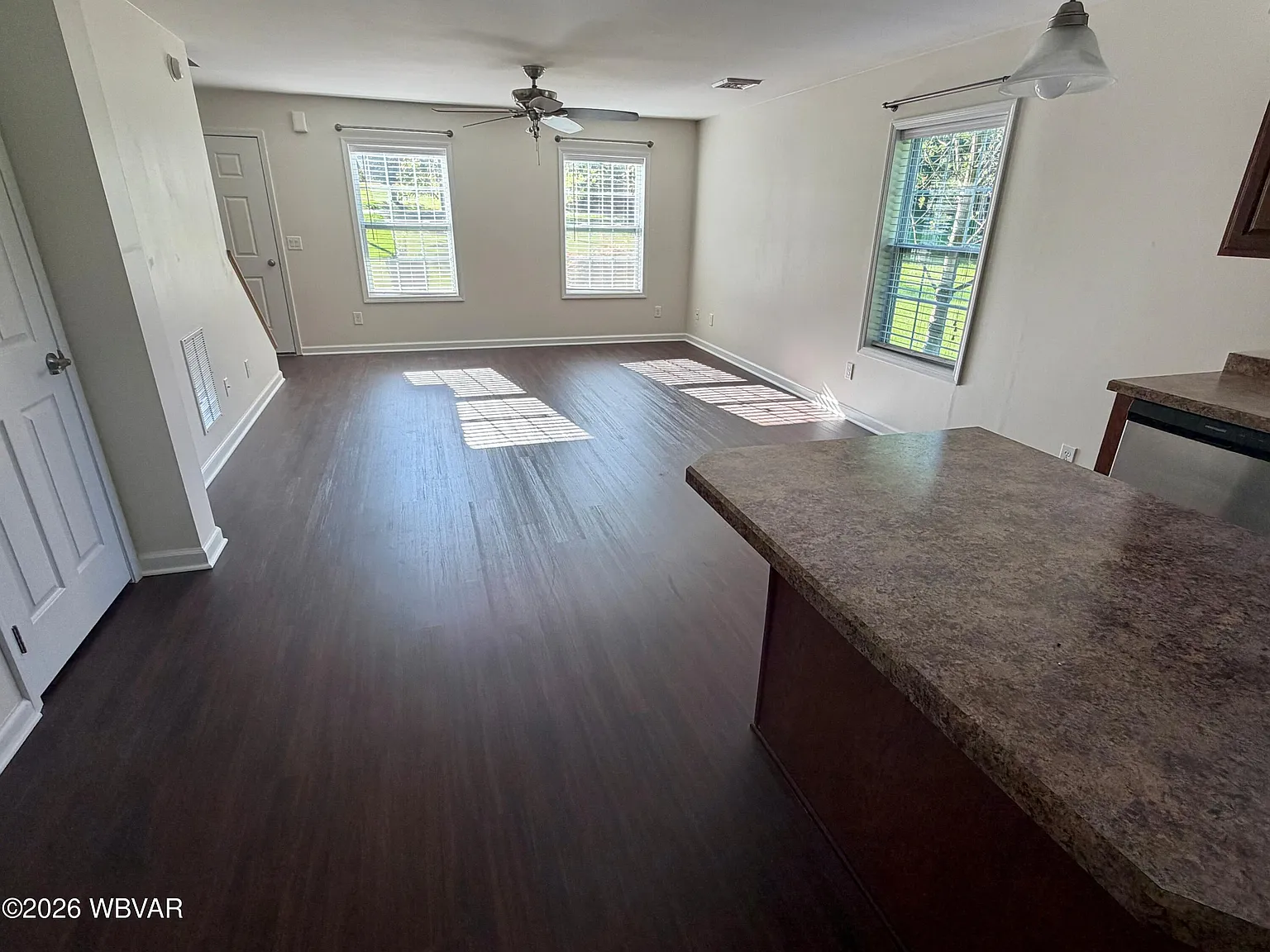 3 bed, 2.5 bath, 1646 sqft, $1,850 — Photo 4